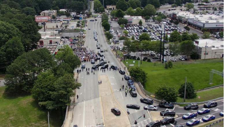 Residents now have a clearer picture of what happened during the June 14 protest at Embry Village Plaza that ended with 29 arrests, including journalist Mario Guevara.
